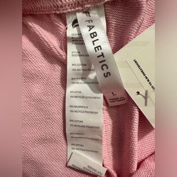 NWT Fabletics Women’s Pink Sweat-shorts - Picture 3 of 4